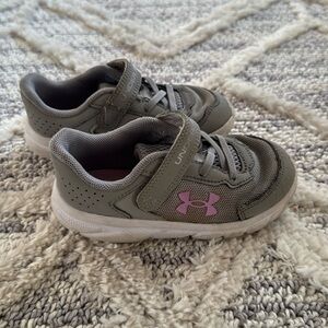 Under Armour gray and purple shoes, sz 8